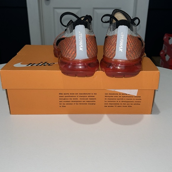 Nike Air VaporMax “Wolf Grey Bright Crimson” Women’s Size 9 - Picture 5 of 9